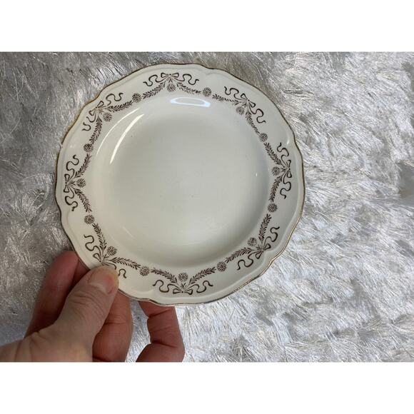 M. Knowles Cream Gold Bow Design Swag 6" Small Plate - Picture 2 of 4